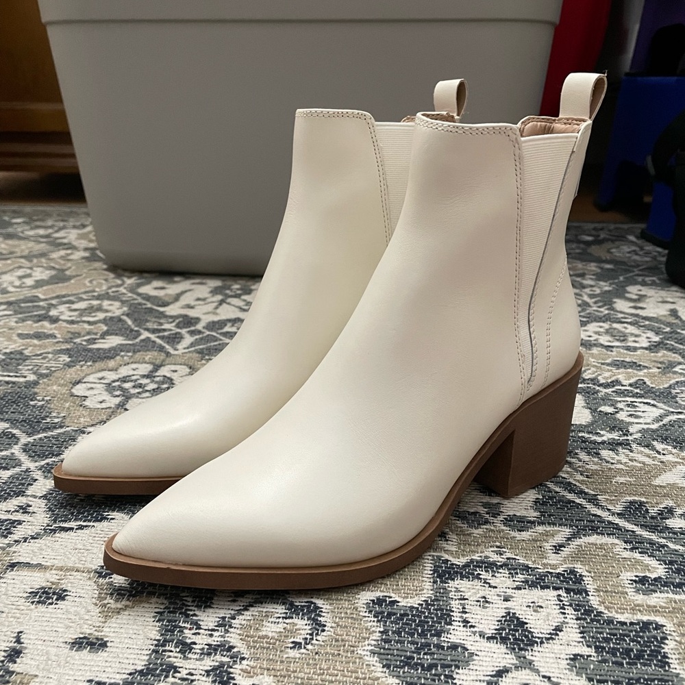 NWB Steve Madden AUDIENCE Boot - Bone Leather 8.5